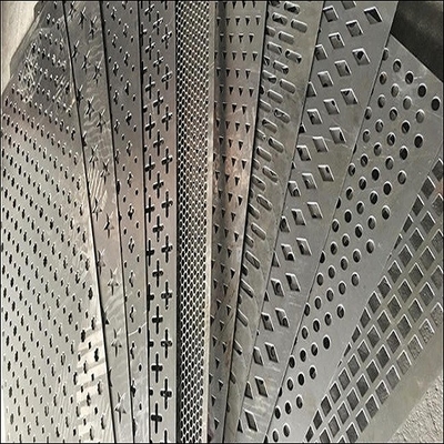 folha perfurada Mesh Round mergulhado quente/quadrado/Diamond Hole Shape do SOLDADO de 0.8mm