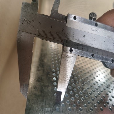 0.2mm - 1mm galvanizou metal perfurado Mesh Plate For Decoration