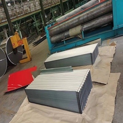 Chapas de aço onduladas de 0,3 mm de espessura Folha de telhado de zinco galvanizado