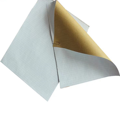 Revestimento reforçado branco do papel de embalagem do Scrim do filme dos Pp da isolação composta da folha de alumínio