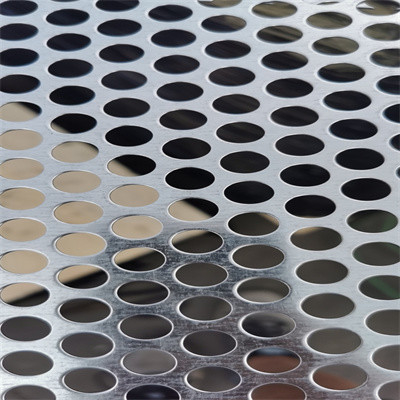 Metal de aço inoxidável Mesh Sheet da folha perfurada de alumínio da distância 6mm do diâmetro 3mm