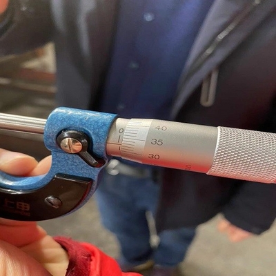 folha perfurada de alumínio da resistência de corrosão da espessura de 12.0mm