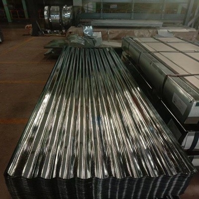 O telhado ondulado do SOLDADO de AFP cobre o metal galvanizado do zinco